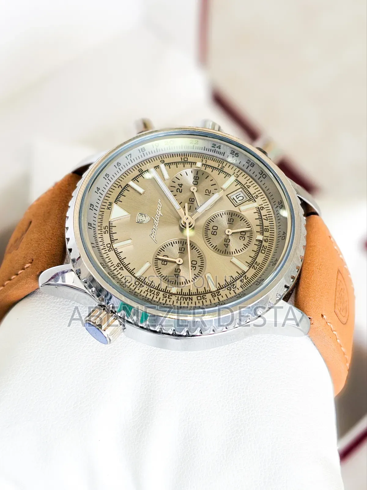 Poedagar Chronograph Wristwatch Featuring a Champagne Dial