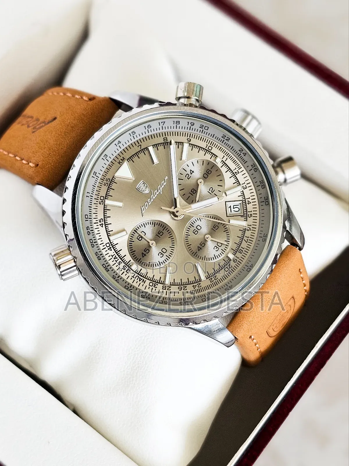 Poedagar Chronograph Wristwatch Featuring a Champagne Dial