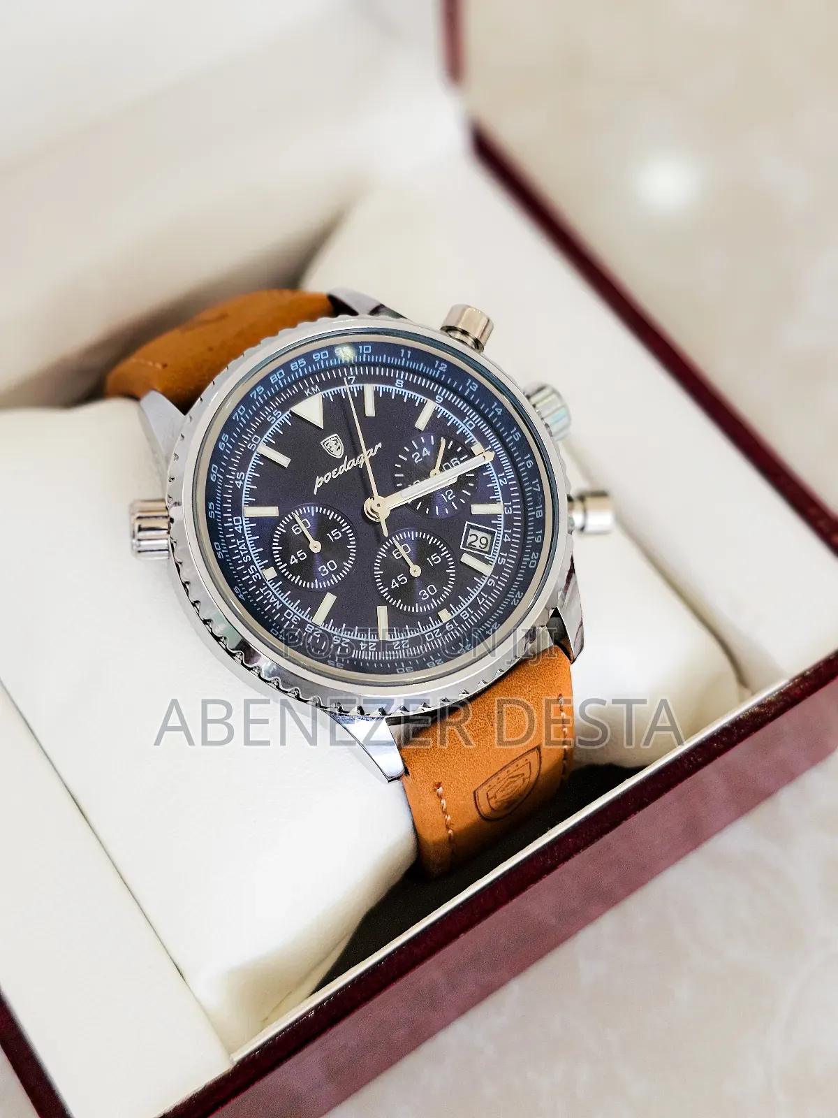 Poedagar 960 Watch Is a Pilot-Style Chronograph Featuring