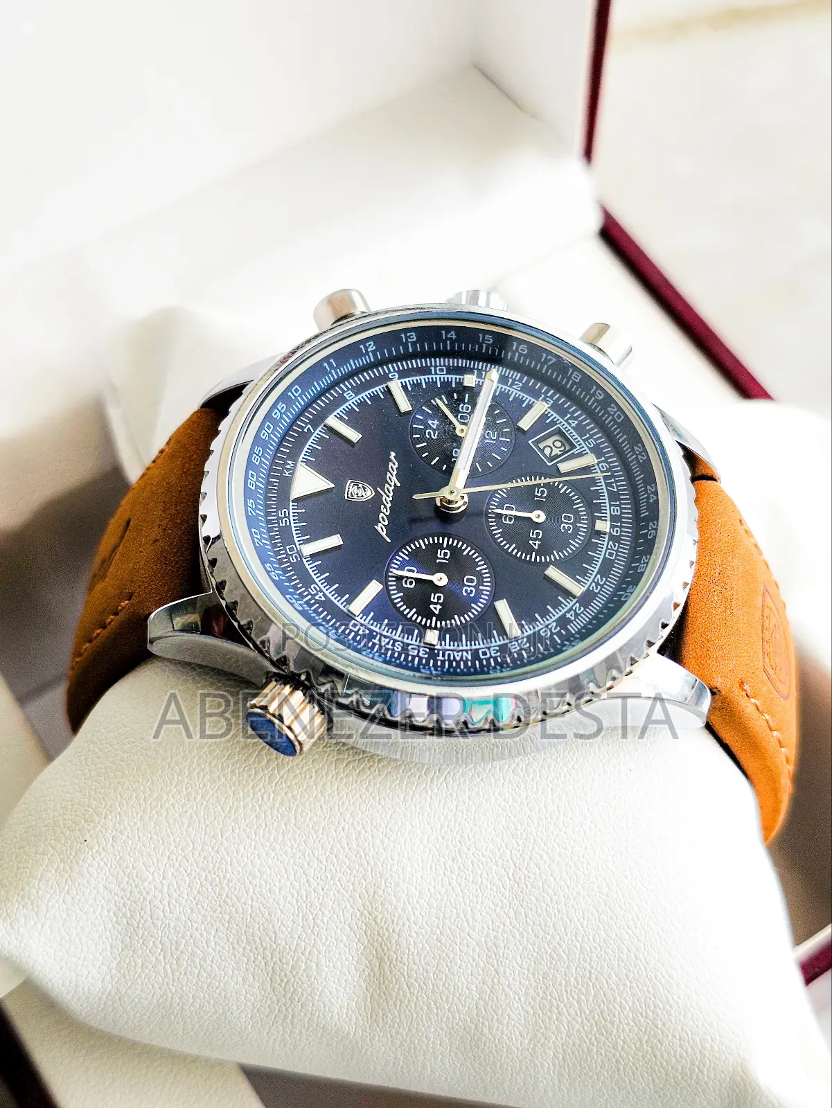 Poedagar 960 Watch Is a Pilot-Style Chronograph Featuring