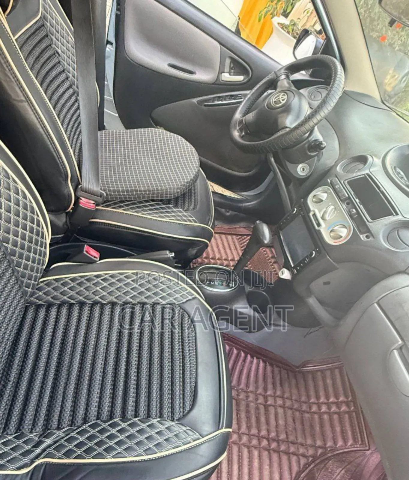 Toyota Vitz 2004 Silver