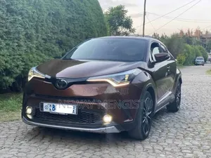 Toyota RAV4 LE 4dr SUV (2.5L 4cyl 6A) 2018 Purple