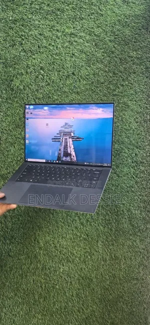 New Laptop Dell XPS 15 16GB Intel Core i7 SSD 512GB