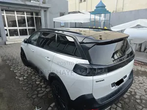 Peugeot 5008 2021 White