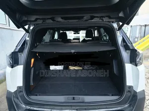 Peugeot 5008 2021 White