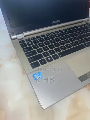 Laptop Asus U46E 4GB Intel Core i7 HDD 700GB