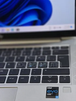 New Laptop HP EliteBook 830 G8 16GB Intel Core i7 SSD 512GB