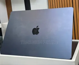 New Laptop Apple MacBook Air 2025 M4 15-inch 16GB Apple M4 SSD 256GB