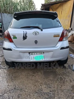 Toyota Yaris 2010 Silver