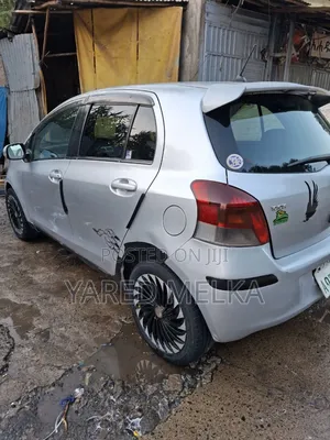 Toyota Yaris 2010 Silver
