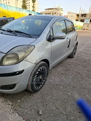 Toyota Yaris 2010 Silver