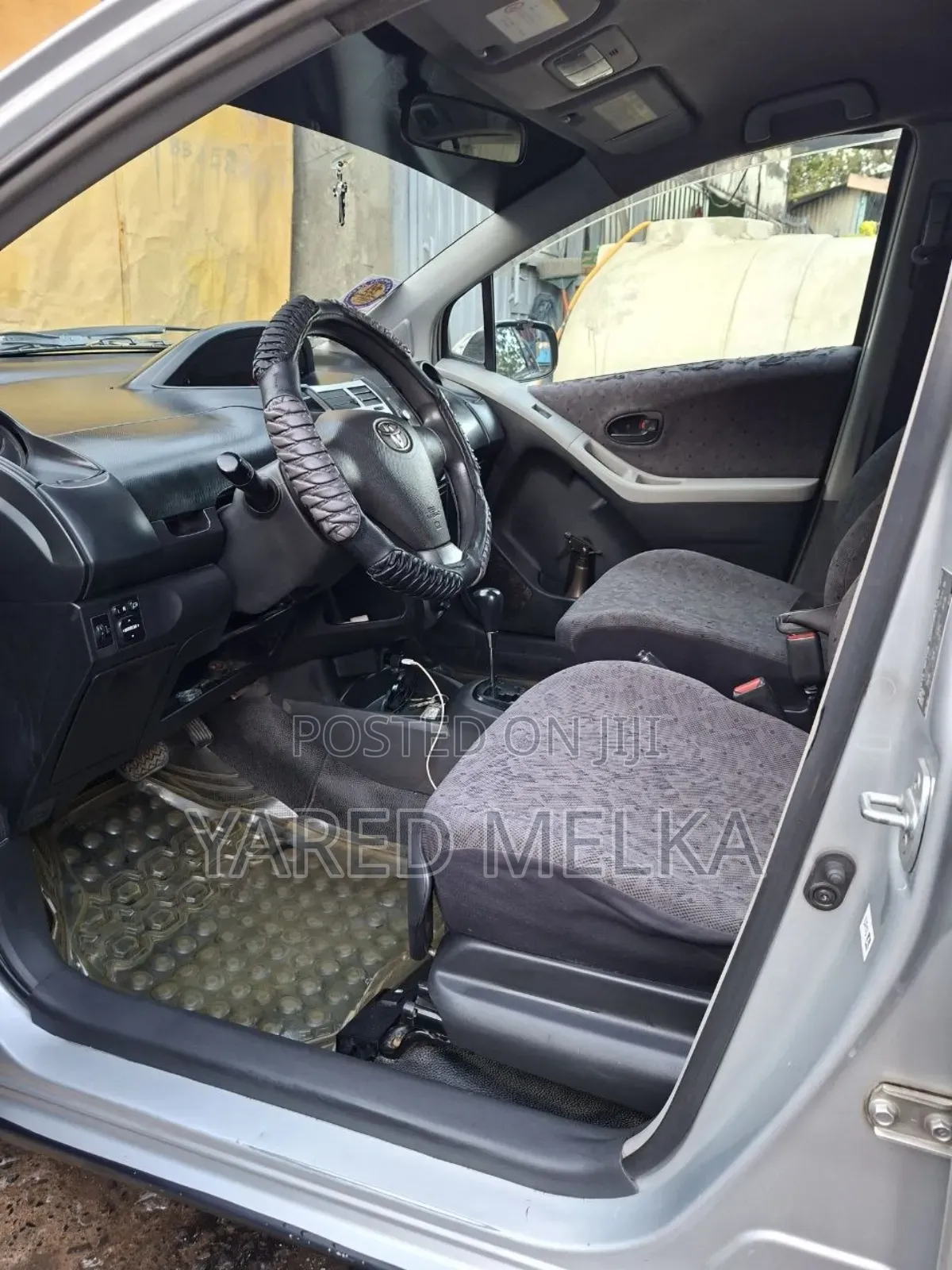 Toyota Yaris 2010 Silver