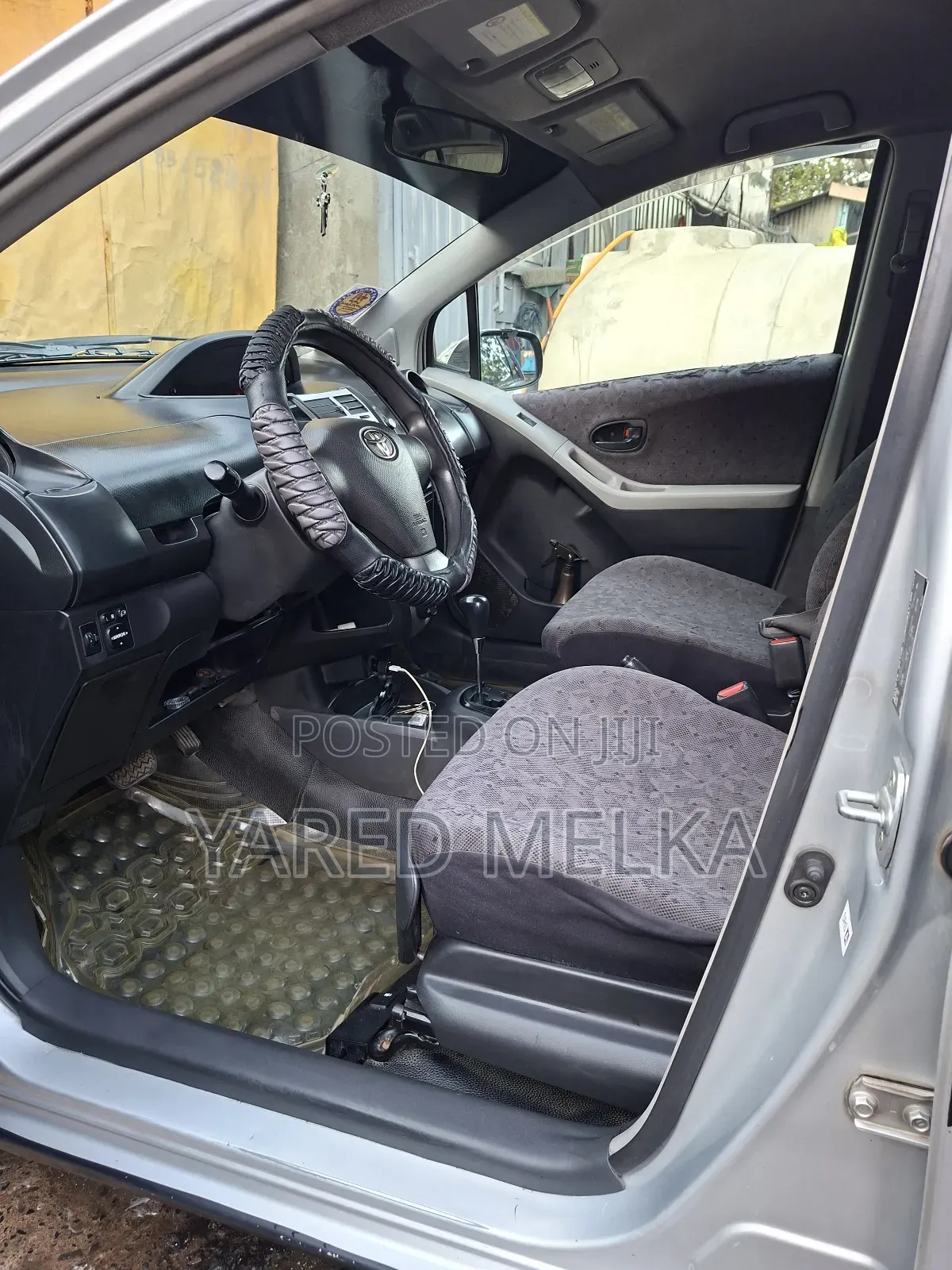 Toyota Yaris 2010 Silver