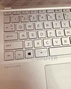 New Laptop HP Pavilion 11 8GB Intel Core i5 SSD 256GB
