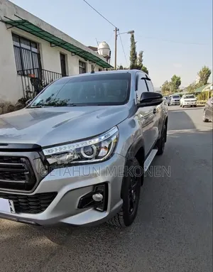 Toyota Hilux 2020 Silver
