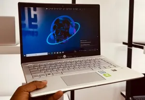 New Laptop HP Pavilion 14 8GB Intel Core i5 SSD 256GB