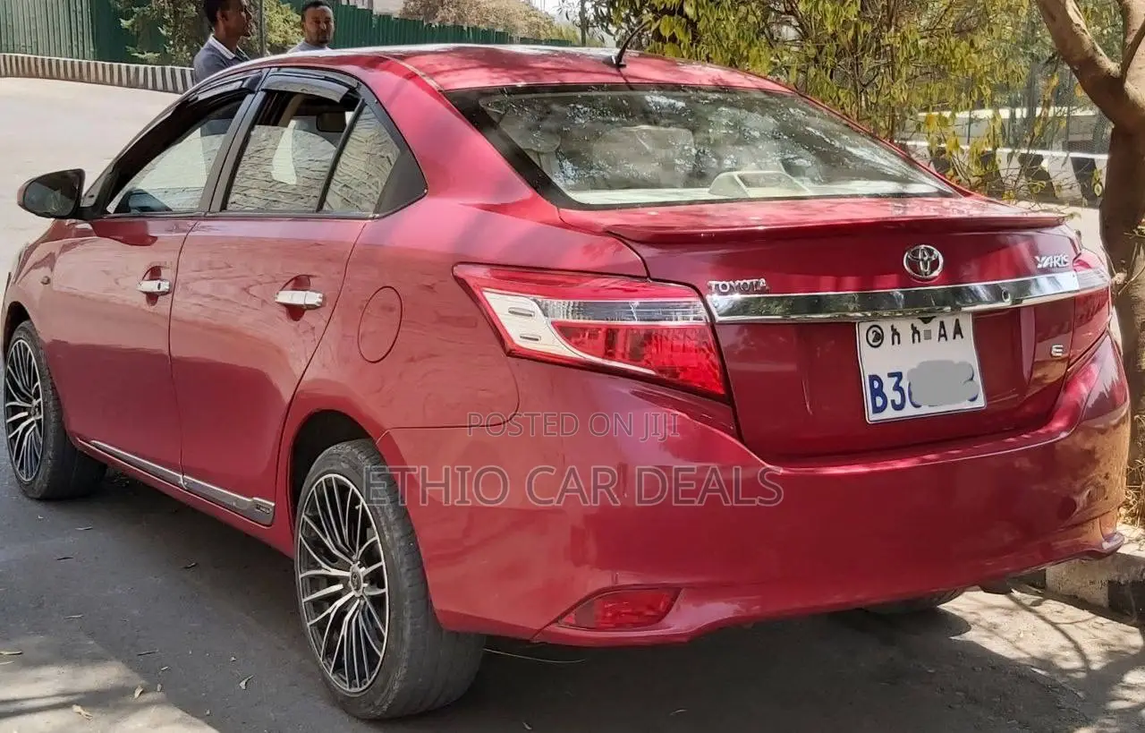 Toyota Yaris 2015 Red