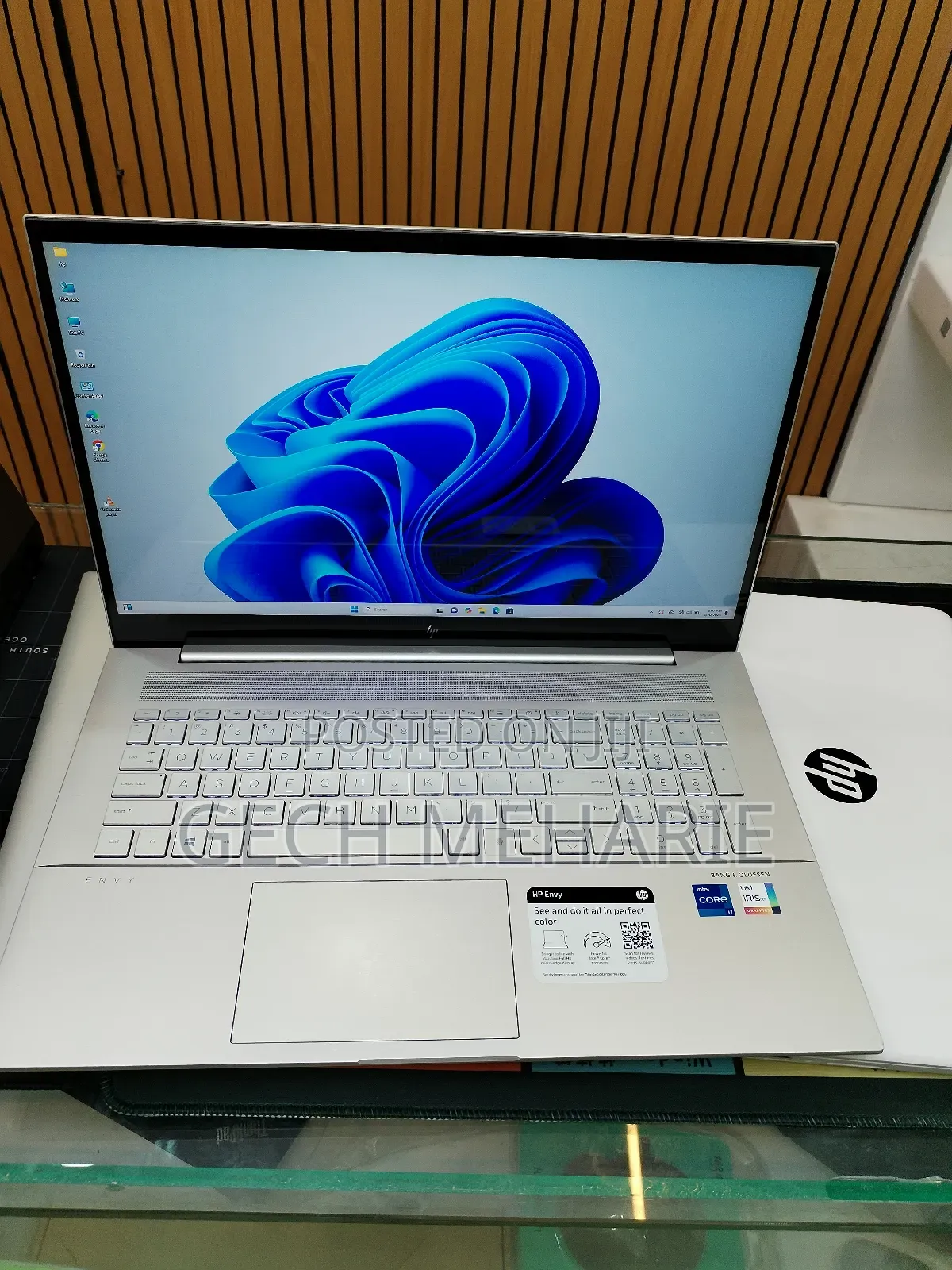 New Laptop HP Envy 17 16GB Intel Core i7 SSD 512GB