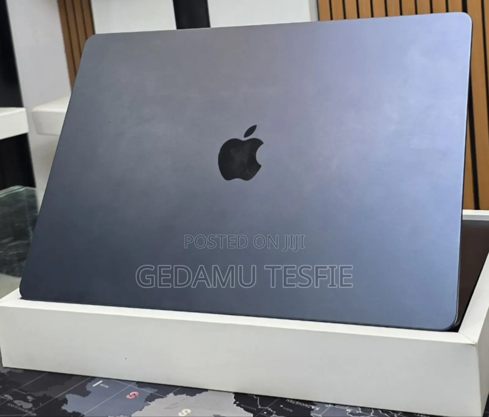 New Laptop Apple MacBook Air 2025 M4 15-inch 16GB SSD 256GB