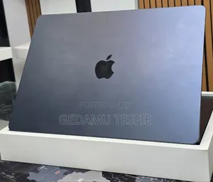 New Laptop Apple MacBook Air 2025 M4 15-inch 16GB SSD 256GB