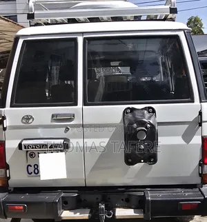 Toyota Land Cruiser 2015 White