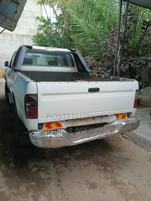 Toyota Hilux 1996 White