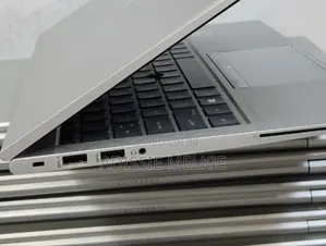New Laptop HP EliteBook 830 G8 16GB Intel Core i5 SSD 512GB