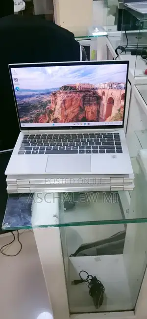 New Laptop HP EliteBook x360 1040 G7 16GB Intel Core i7 SSD 512GB