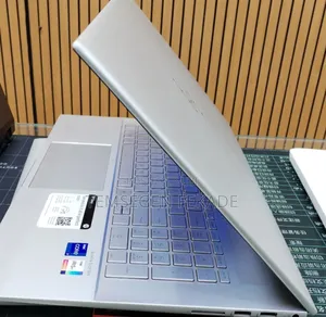 New Laptop HP Envy 17t 16GB Intel Core i7 SSD 512GB