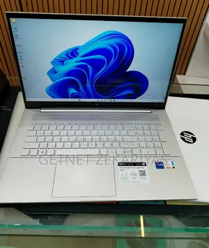 New Laptop HP Envy 17 16GB Intel Core i7 SSD 512GB