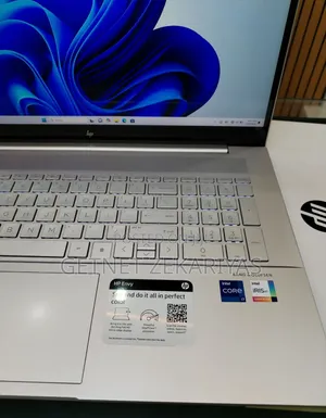 New Laptop HP Envy 17 16GB Intel Core i7 SSD 512GB