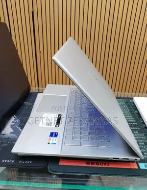 New Laptop HP Envy 17 16GB Intel Core i7 SSD 512GB