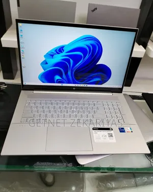 New Laptop HP Envy 17 16GB Intel Core i7 SSD 512GB