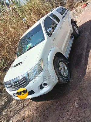 Toyota Hilux 2012 White