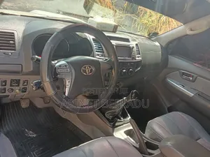 Toyota Hilux 2012 White