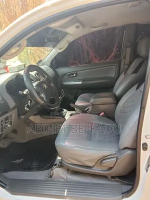 Toyota Hilux 2012 White