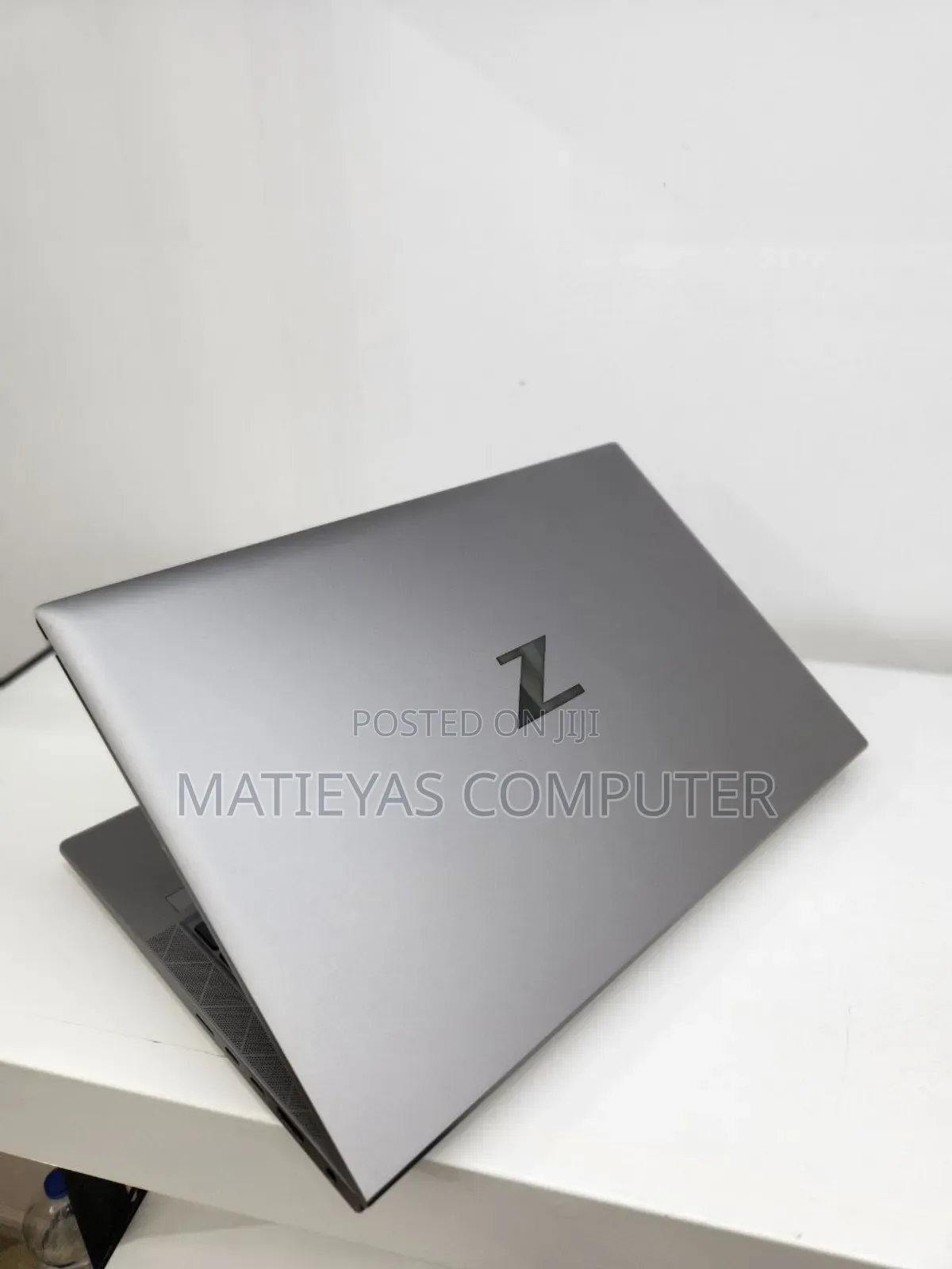 New Laptop HP ZBook Firefly 14 G7 16GB Intel Core i7 SSD 512GB