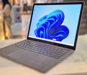 New Laptop Microsoft Surface 16GB Intel Core i7 SSD 256GB