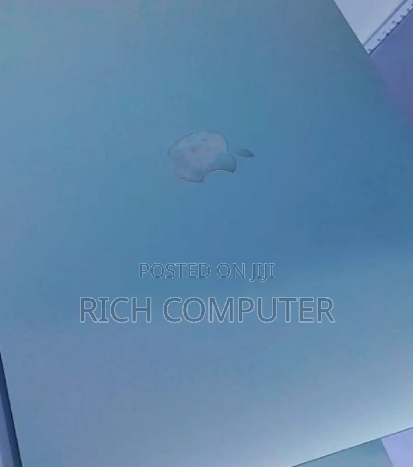 New Laptop Apple MacBook Pro 2022 M2 8GB Apple M2 SSD 256GB