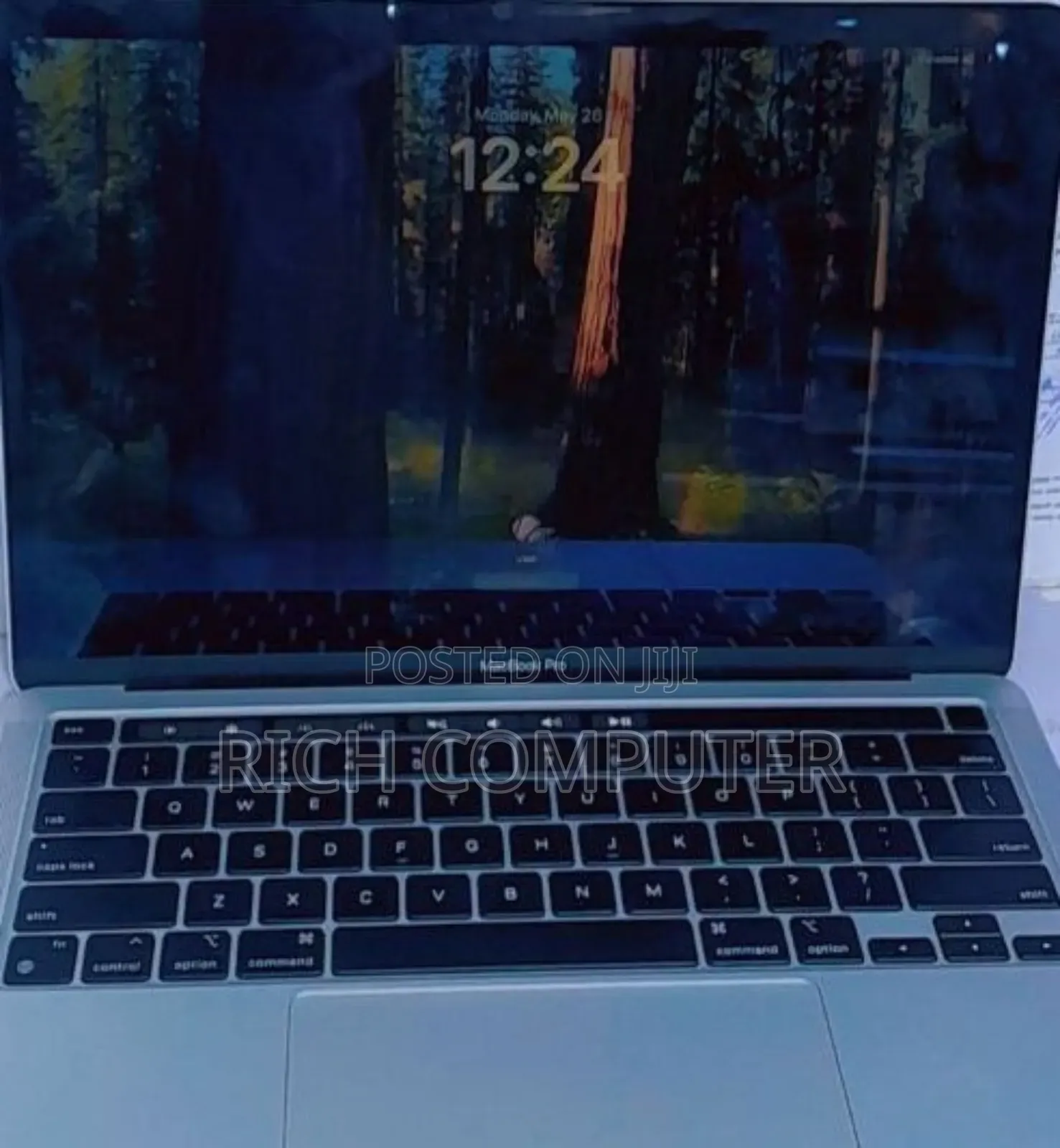 New Laptop Apple MacBook Pro 2022 M2 8GB Apple M2 SSD 256GB