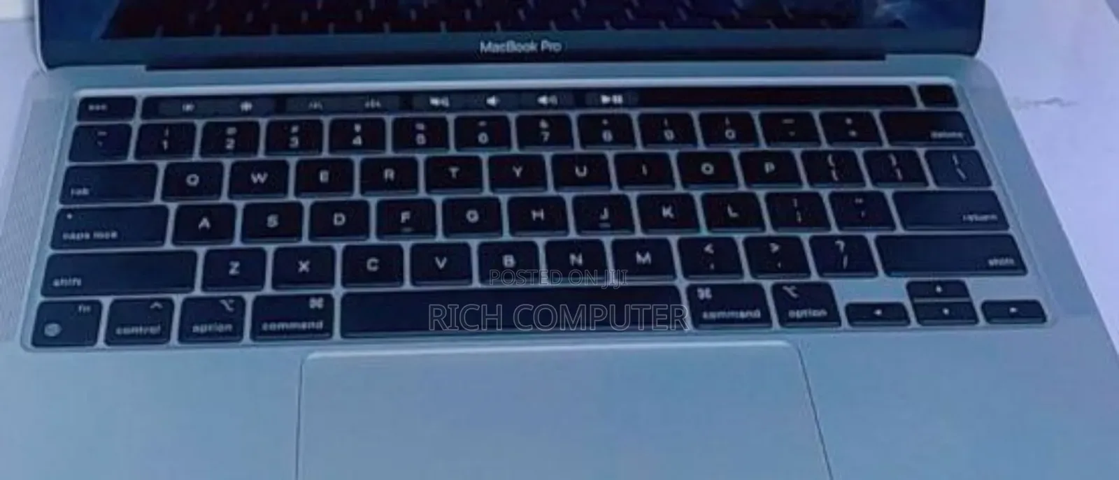 New Laptop Apple MacBook Pro 2022 M2 8GB Apple M2 SSD 256GB