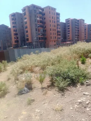 ለሽያጭ የቀረበ ባዶ ቦታ ስፋት 125 ካሬ አድራሻ አያት 49 ኮንዶሚኒየም አጠገብ