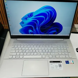 New Laptop HP Envy 17 16GB Intel Core i7 SSD 512GB