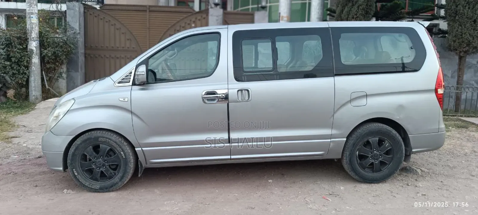 Hyundai Starex 2011 Silver