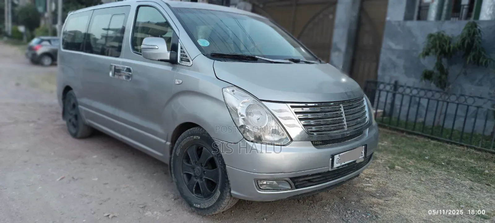 Hyundai Starex 2011 Silver