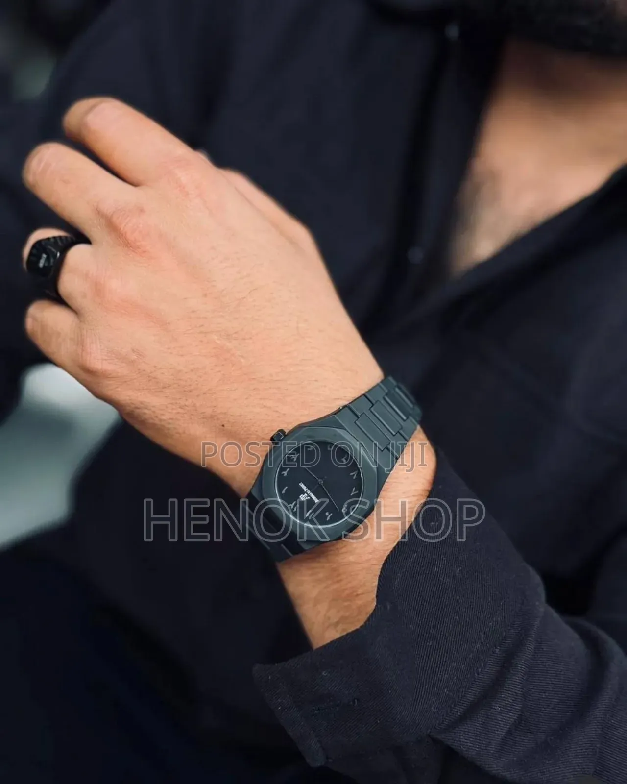 አይን ውስጥ የሚገባ Audemars Piguet Men’S Matte Black Arabic Dial