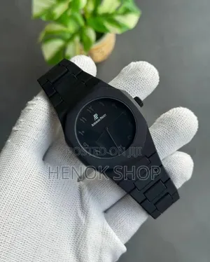 አይን ውስጥ የሚገባ Audemars Piguet Men’S Matte Black Arabic Dial