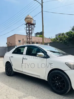 Toyota Yaris 2010 White