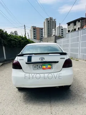 Toyota Yaris 2010 White