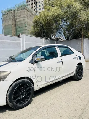 Toyota Yaris 2010 White